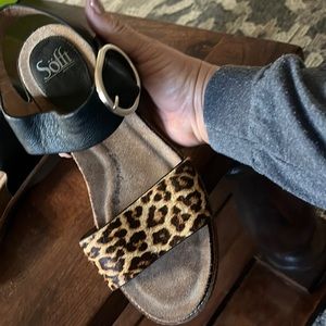 Sofft women’s sandals.  Come from a smoke free home, worn approximately 3 times.